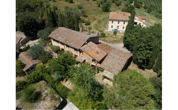 Casale storico di prestigio a Perugia