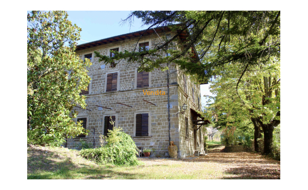 Casa indipendente in pietra tra Gualdo Tadino e Valfabbrica