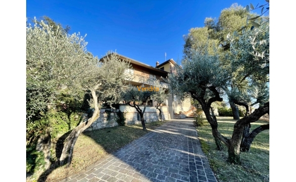 Villa con piscina in vendita ad Assisi
