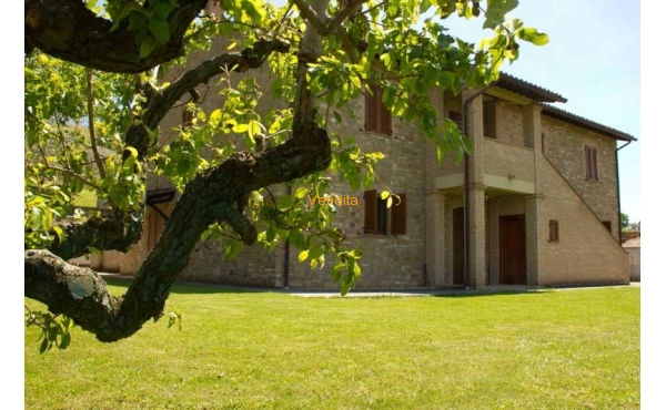 Casale in posizione panoramica ad Assisi